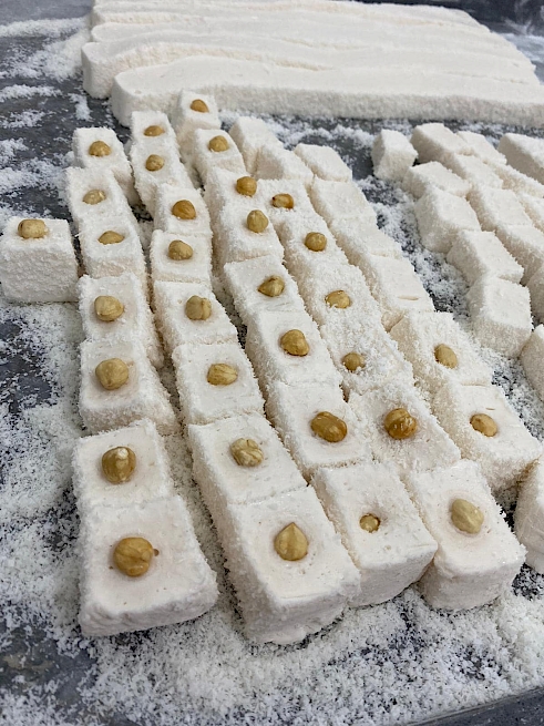 Ahmetbey Helvası & Lokumu